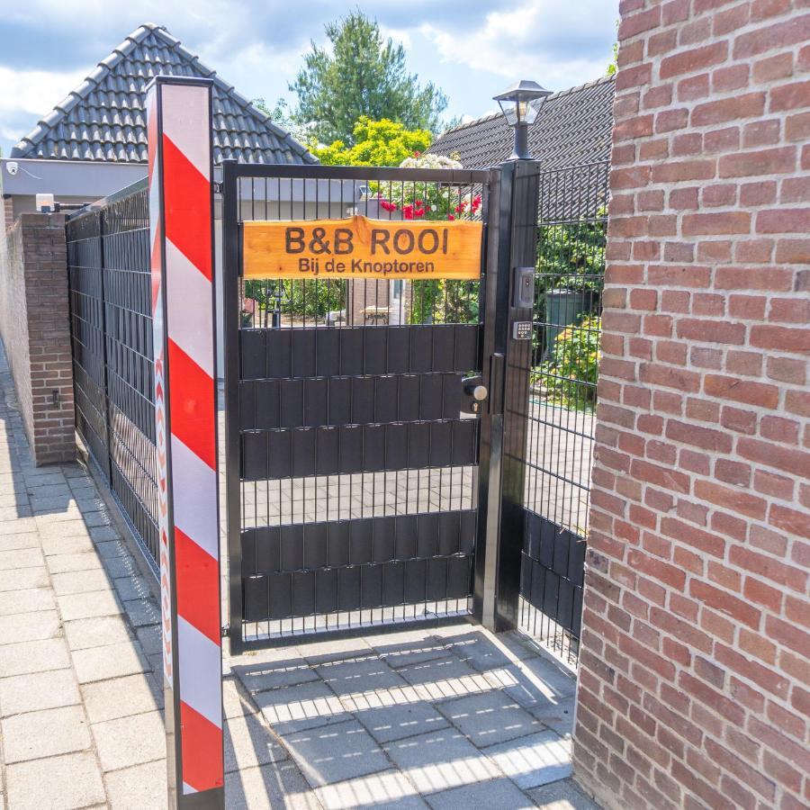 Rooi Bij de Knoptoren B&B Sint-Oedenrode Buitenkant foto